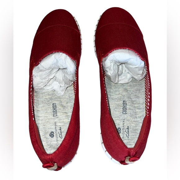 🌹NWB! Clark’s Cloudsteppers Red Slip Ons - Picture 5 of 10